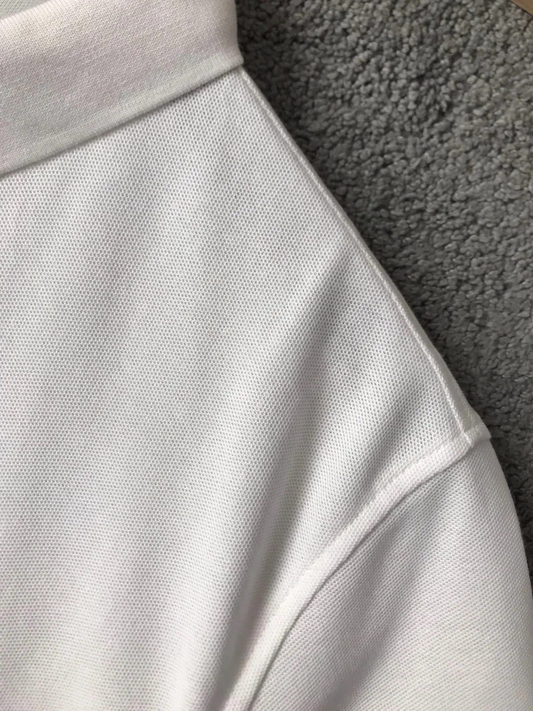 P180 Stone Island】Official website summer men's short-sleeved lapel polo shirt, high-end T-shirt, official website synchronization, custom imported mercerized pearl cotton fabric, comfortable to wear, silky and breathable, super heavy duty, chest logo pattern design, versatile business casual style, allowing you to perfectly combine fashion, leisure and business! A must-have item for trendy men with a handsome upper body Size: M-3XL